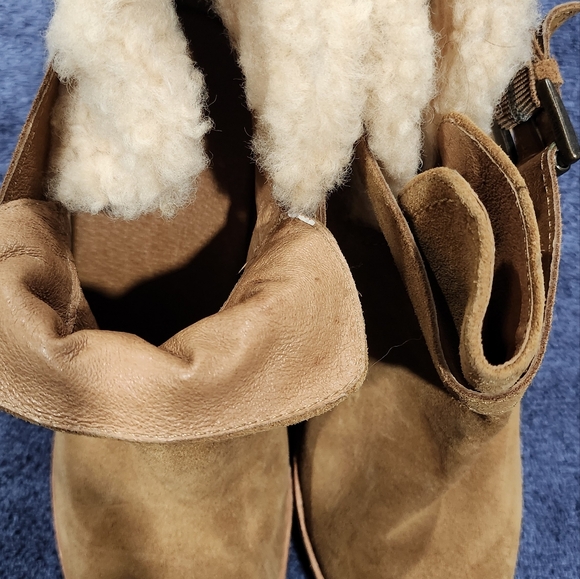 Boots - Picture 3 of 8